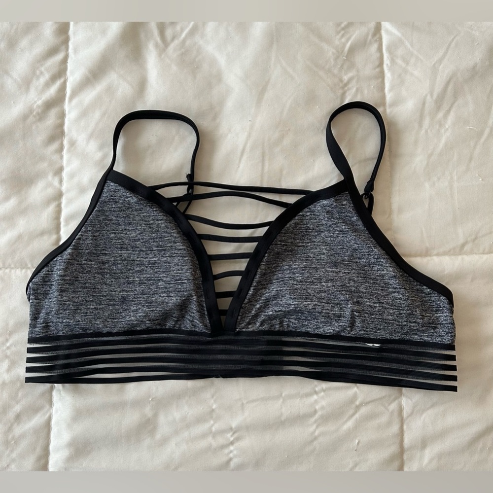 PINK Ultimate Lightly Lined Sports Bra